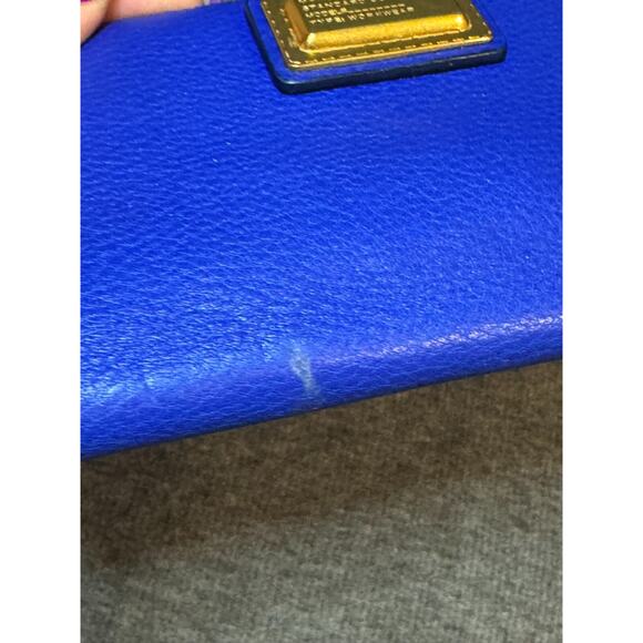 Marc by Marc Jacobs Blue Leather Work Wear Gold Plaque Logo Zip Around Wallet - Picture 3 of 8